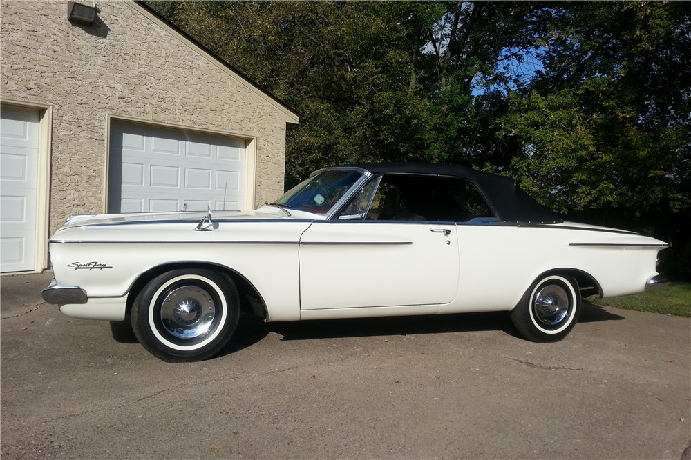 1962 PLYMOUTH SPORT FURY CONVERTIBLE - Front 3/4 - 211924