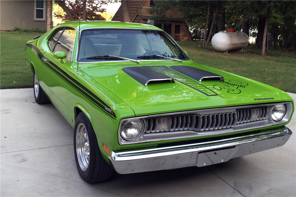 1970 PLYMOUTH DUSTER - Front 3/4 - 226742