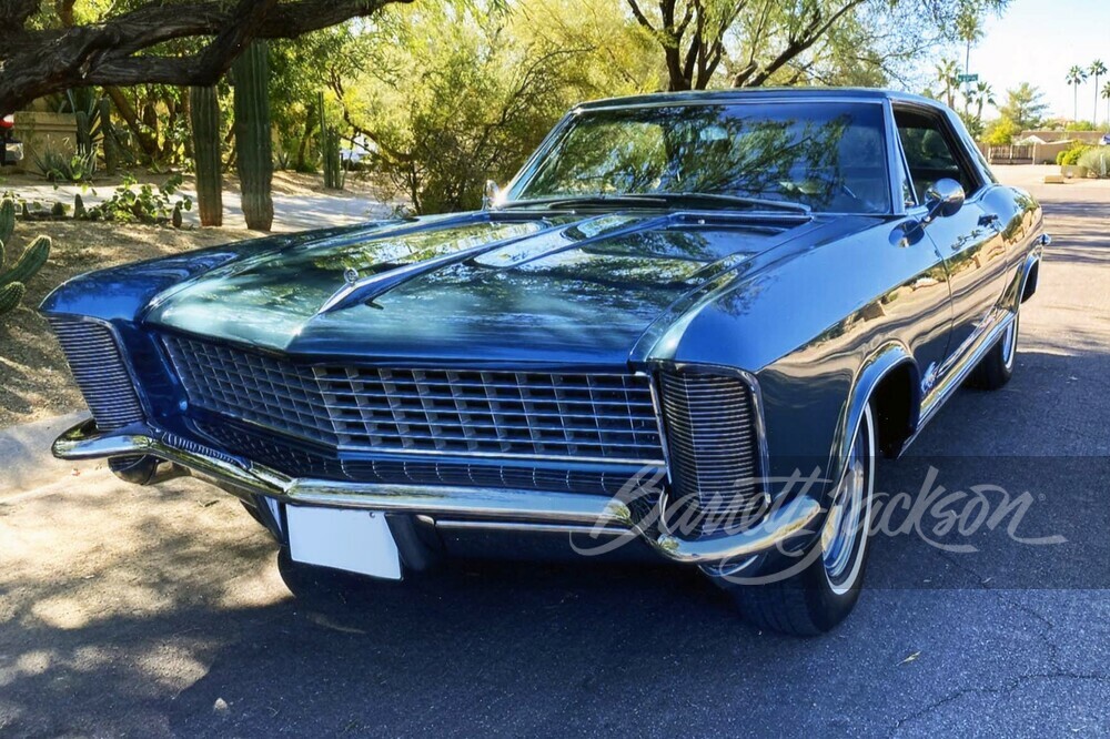 1965 BUICK RIVIERA - Front 3/4 - 252751