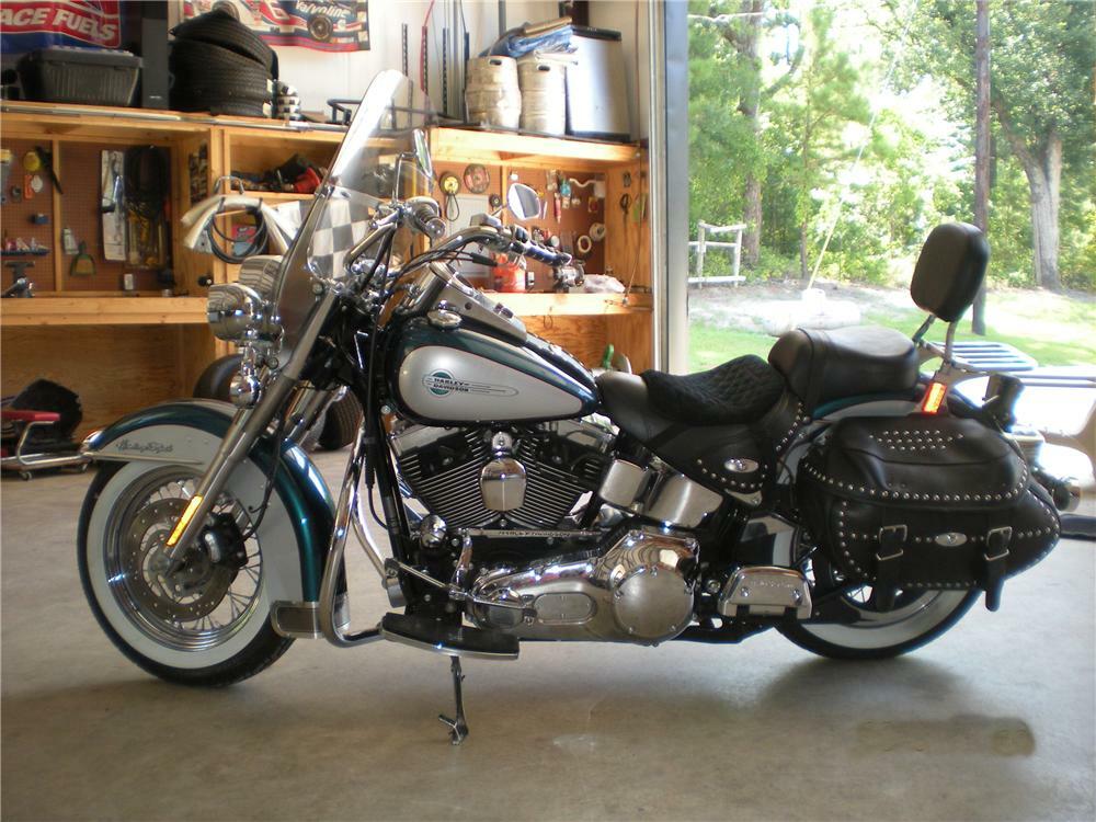 2004 HARLEY-DAVIDSON SOFTAIL HERITAGE MOTORCYCLE - Front 3/4 - 93604