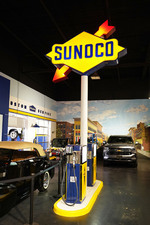 VINTAGE SUNOCO OIL DOUBLE-SIDED LIGHT-UP SERVICE STATION SIGN ON POLE - Front 3/4 - 257914