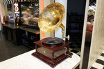 RCA "HIS MASTERS VOICE" REPRODUCTION GRAMOPHONE/PHONOGRAPH - Front 3/4 - 257948