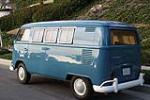 1966 VOLKSWAGEN CAMPER BUS - Rear 3/4 - 112907