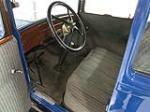1927 FORD MODEL T COUPE - Interior - 162394