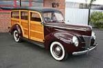 1940 FORD DELUXE WOODY WAGON - Front 3/4 - 210885