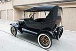 1923 FORD MODEL T - Rear 3/4 - 211066