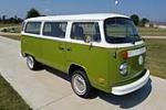 1976 VOLKSWAGEN BUS - Front 3/4 - 211748