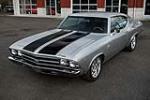 1969 CHEVROLET CHEVELLE SS - Front 3/4 - 213078