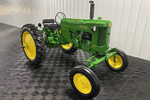 1957 JOHN DEERE 420U TRACTOR - Front 3/4 - 243706