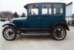 1926 FORD MODEL T 4 DOOR SEDAN - Front 3/4 - 75023