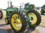 1938 JOHN DEERE G TRACTOR - Rear 3/4 - 93468