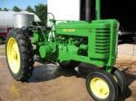 1951 JOHN DEERE G TRACTOR - Front 3/4 - 93469