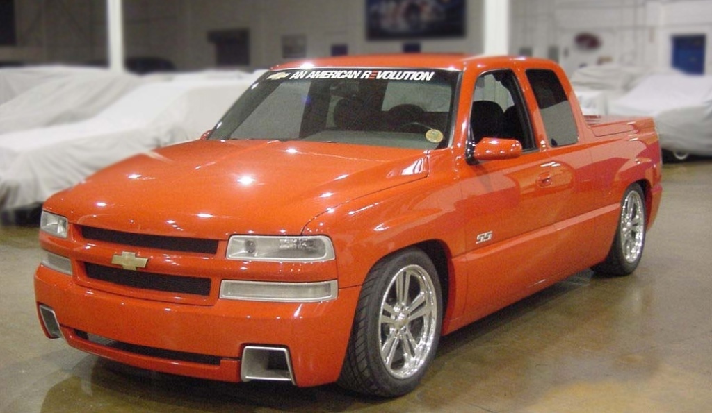 Lot #365.1 - 2000 Chevrolet Silverado SST Pickup