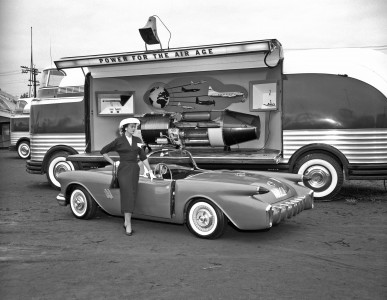 1954 Oldsmobile F-88 Experimental Show Car 1940 GM Futurliner; P