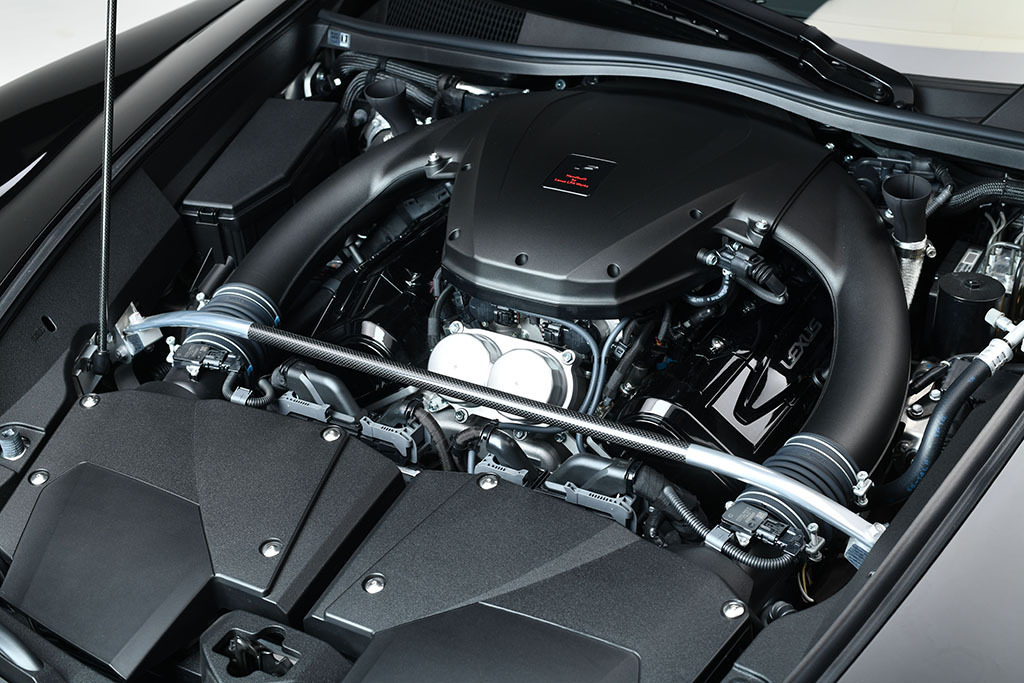 2012 Lexus LFA Nurburgring Edition_engine