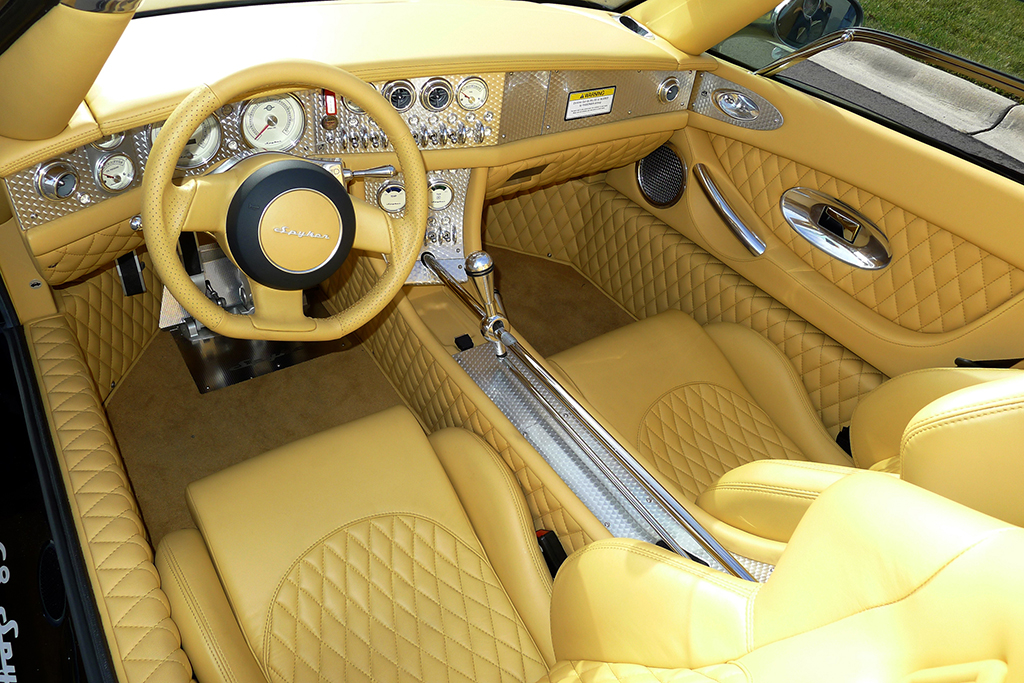 Lot 736 - Reggie Wayne 2010 Spyker C8 Spyder SWB_interior