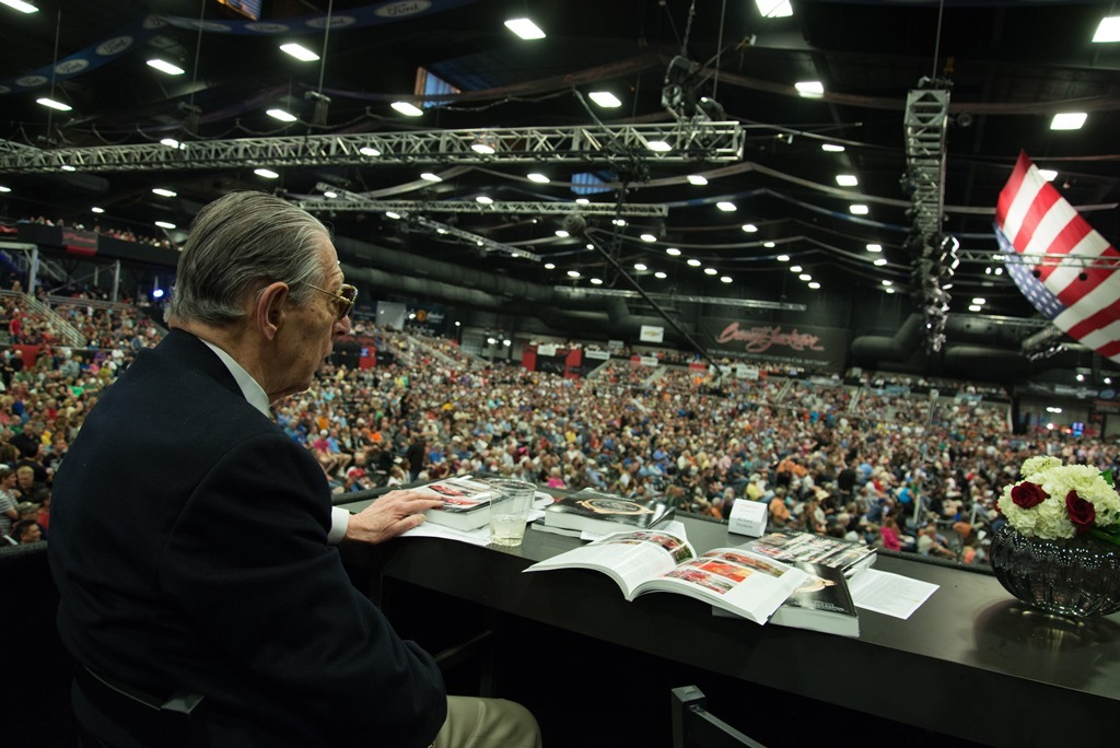 Bob Lee was a familiar figure at the Barrett-Jackson auctions. 