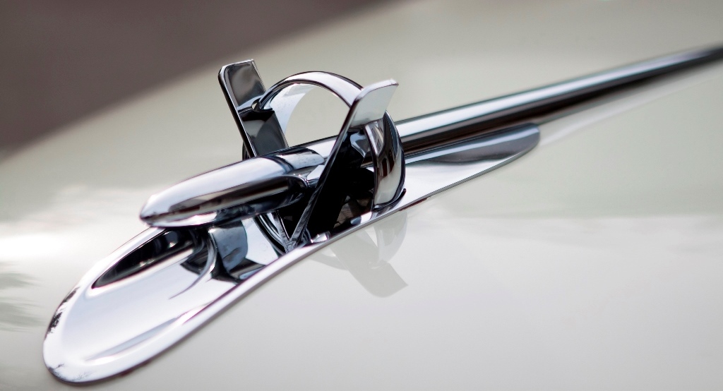 1953 Buick Skylark Convertible_Hood ornament