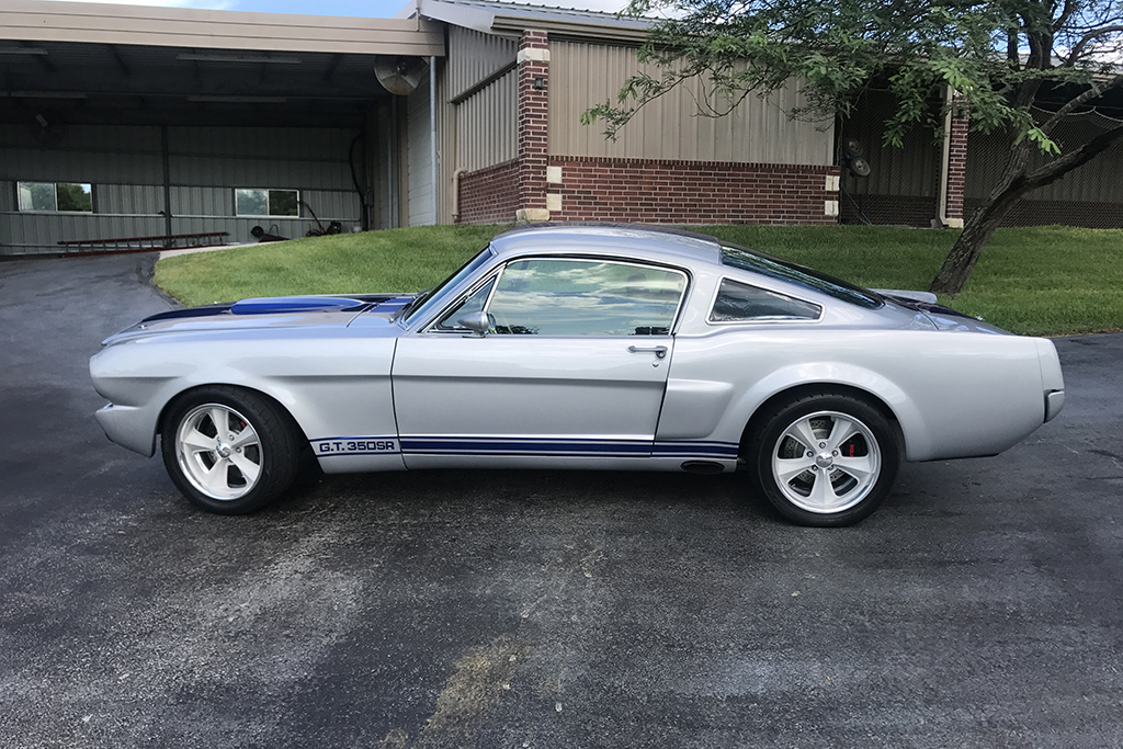 1965 Shelby GT350SR Custom Fastback_side