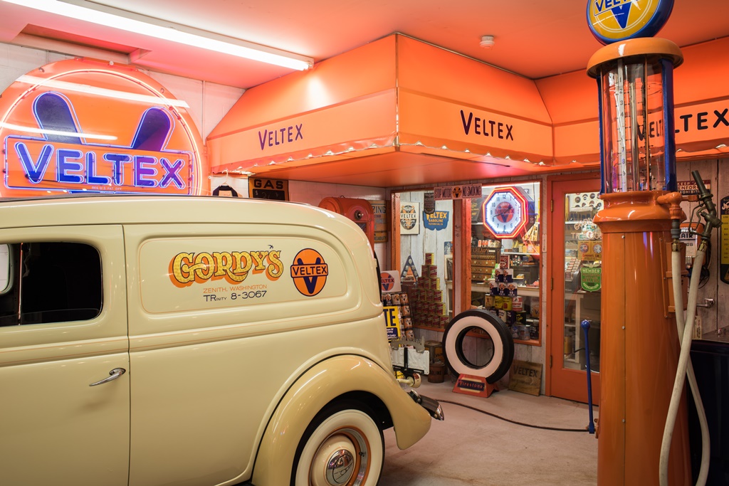 Gordon Apker's extensive automobilia collection event included a