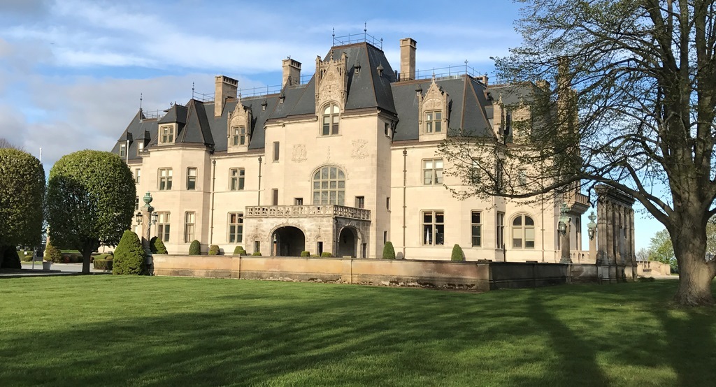 The Audrain Automotive Museum will hold its annual fundraising gala at the spectacular Ochre Court in Newport on September 1, 2017.