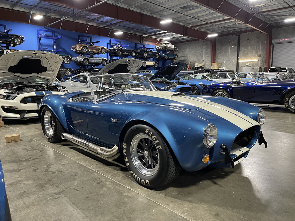 CX32レア✨AC コブラ COBRA パズルアート完成品　BOW Articles | Barrett-Jackson Auction Company - World's Greatest