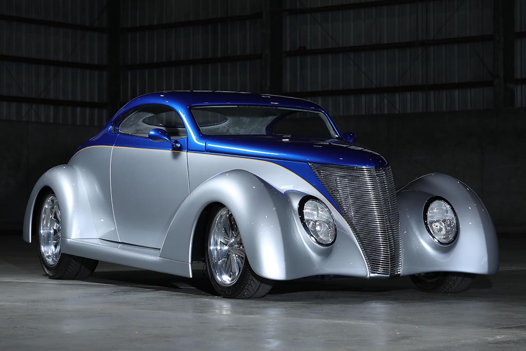 Lot 445 - 1937 Ford Custom Coupe