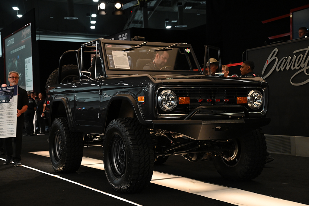 722-1972 FORD BRONCO CUSTOM SUV - 187,000