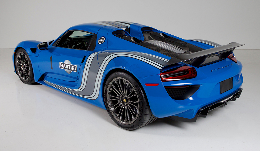 918 Rear Lot 750 - 2015 Porsche 918 Spyder_rear_3-4