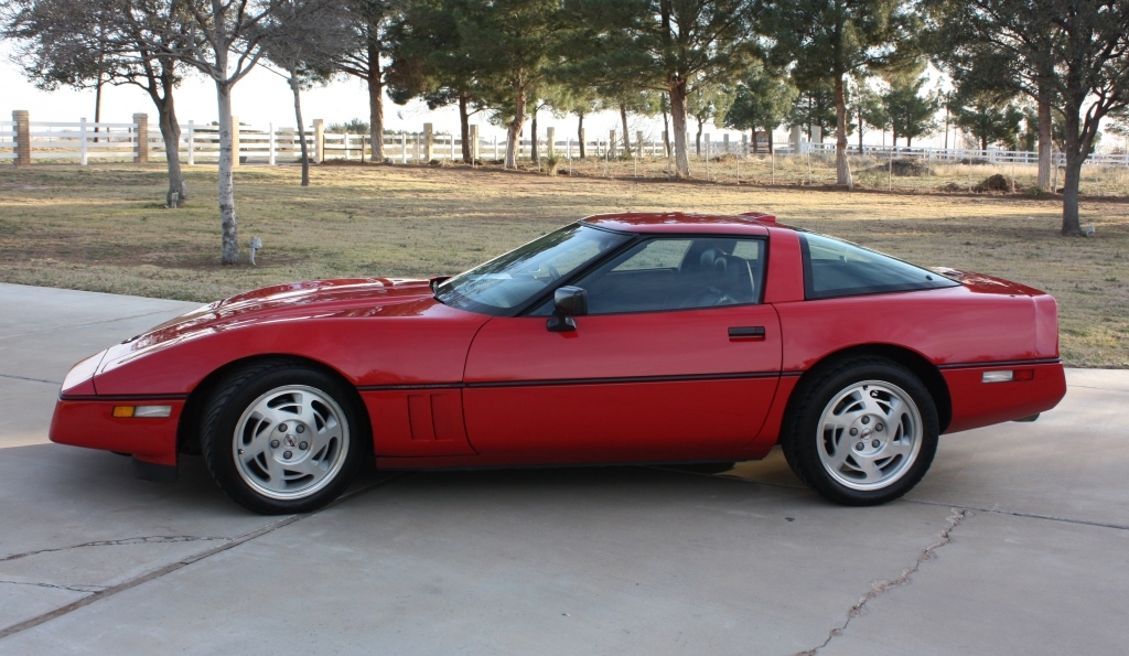 Lot #72.2 - 1990 Chevrolet Corvette Right-Hand-Drive Coupe