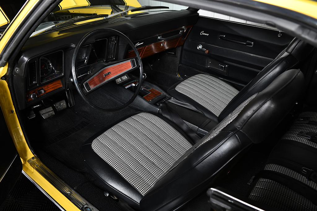 Lot 664.1 - 1969 Chevrolet Camaro Z28_interior