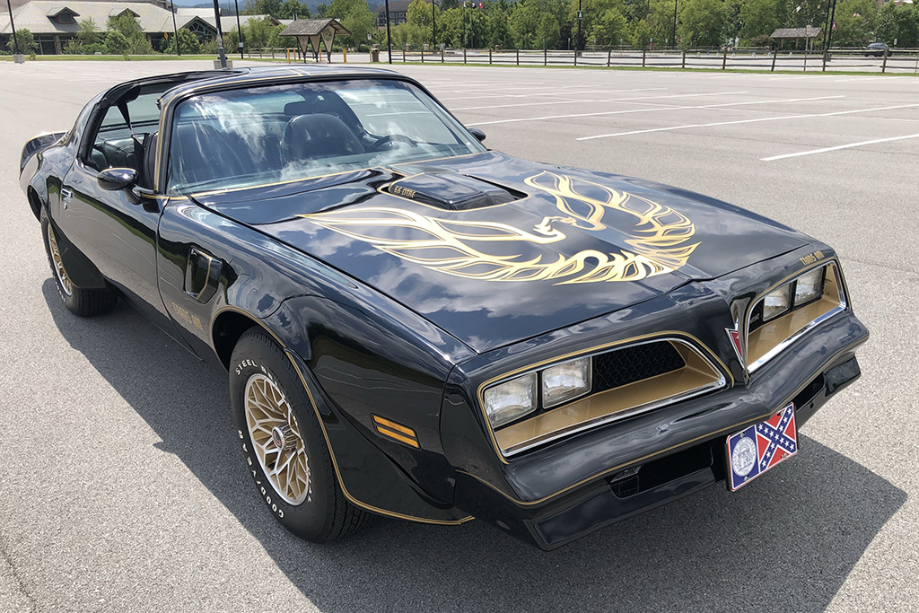 Lot #709 - Burt Reynolds' 1978 Pontiac Firebird Trans Am "Bandit" Re-creation.