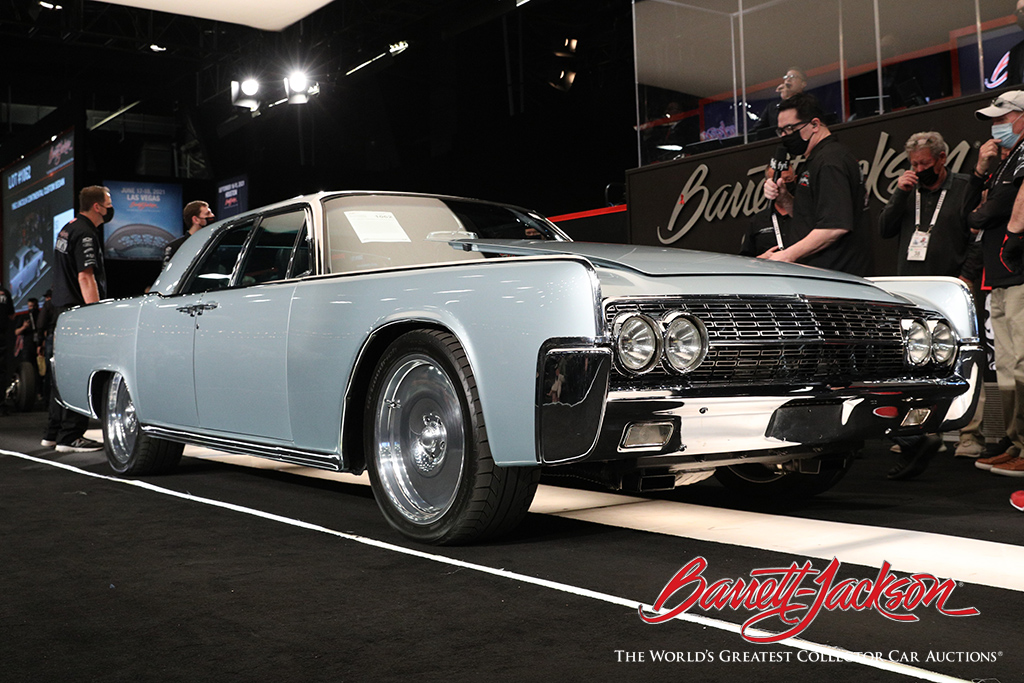 Lot #1062 - 1962 LINCOLN CONTINENTAL CUSTOM SEDAN - $211,200