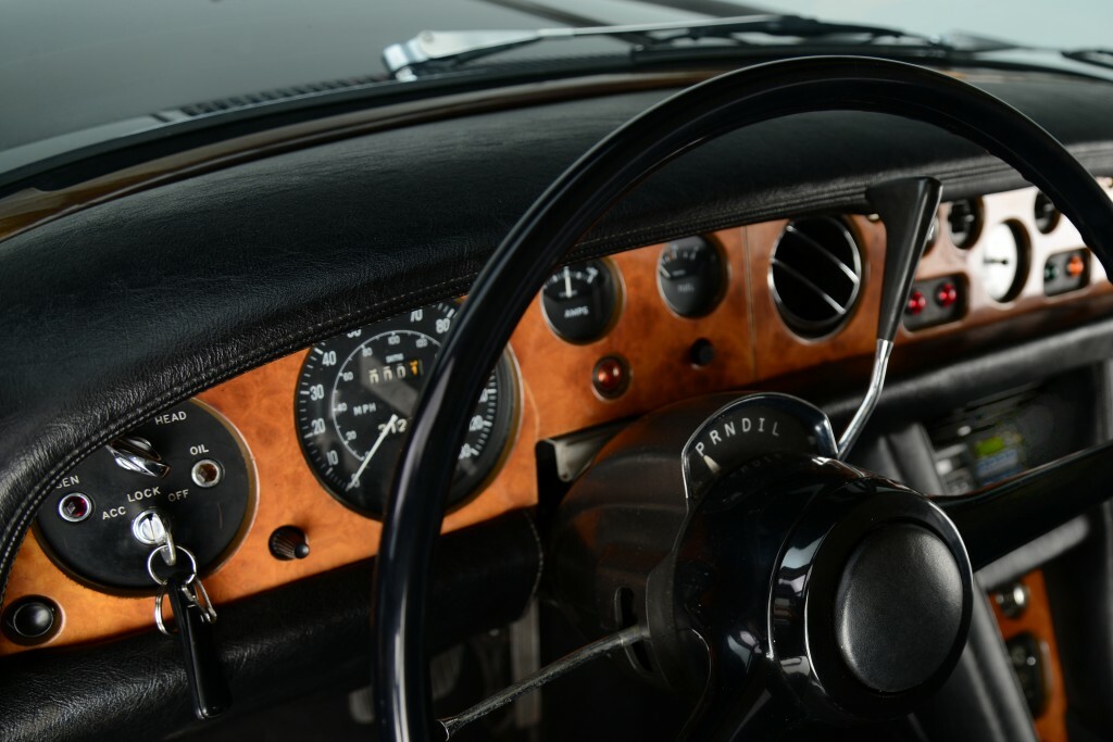 Closeup of original dash. The Silver Shadow's steering wheel is simple, yet elegant.