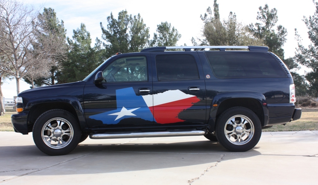 Lot #73.2 - 2004 Chevrolet Suburban Quadrasteer