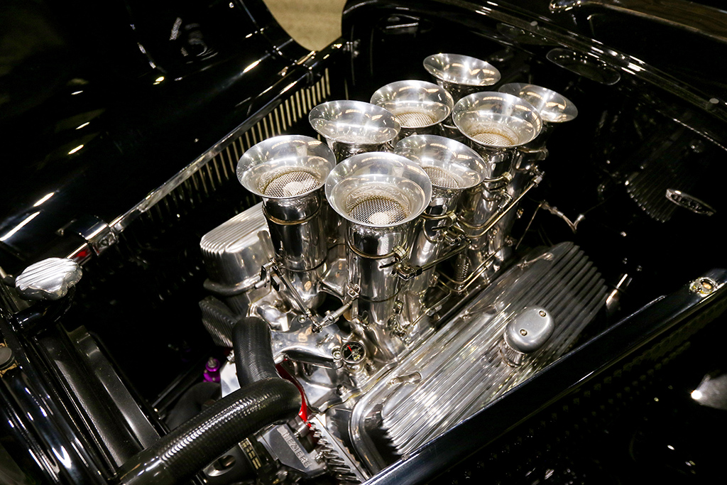 Lot 681.1 - 1932 Ford Custom Convertible_engine