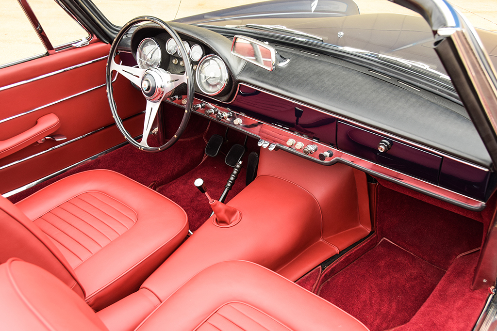 Lot 1394 - 1963 Maserati 3500 GT Vignale Spyder_Interior