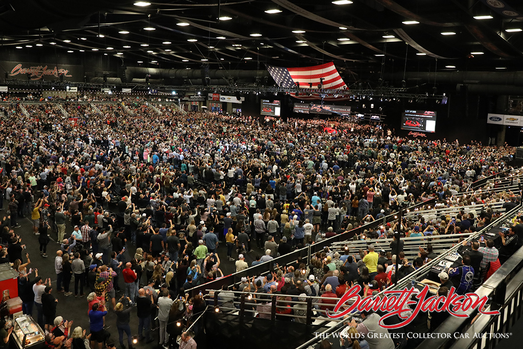 THERE WAS AN INCREDIBLE AND ENTHUSIASTIC CROWD IN THE AUCTION ARENA THROUGHOUT THE DAY.