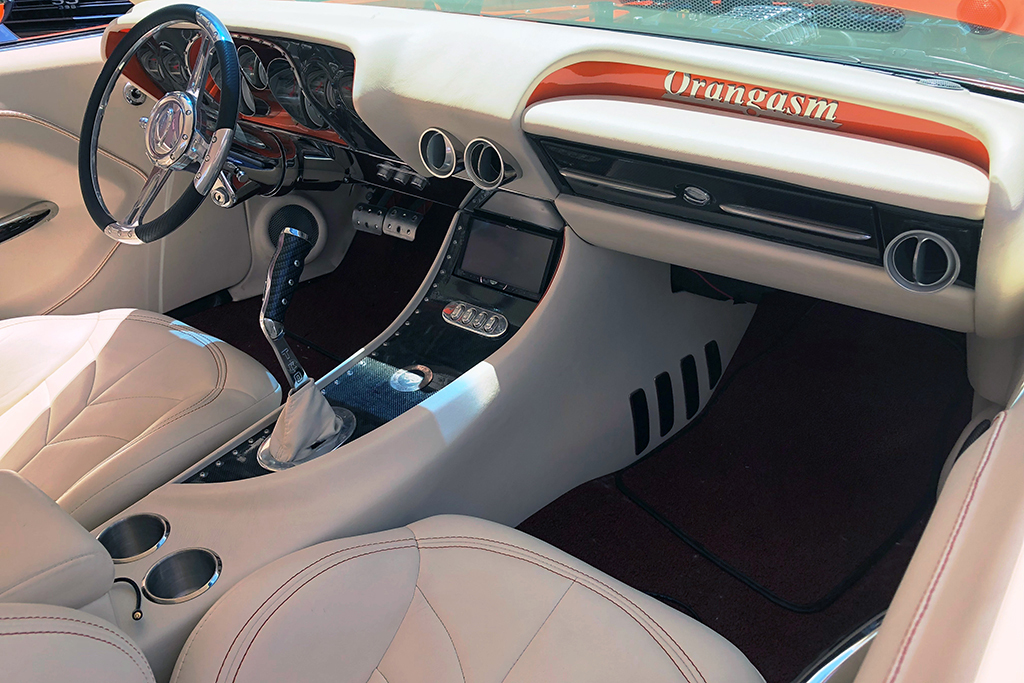 1971 Plymouth HEMI Cuda Custom Hardtop_interior