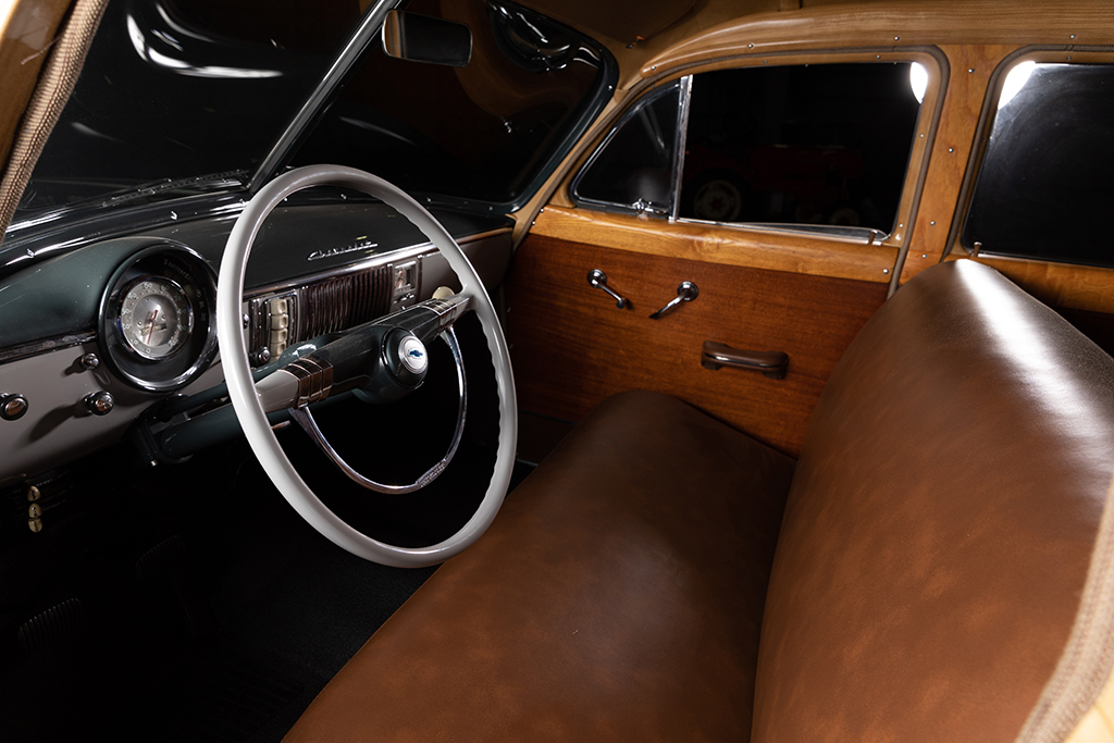 Lot 682 - 1950 Chevrolet Woody Wagon_interior