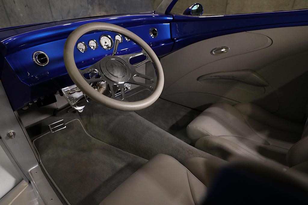 Lot 445 - 1937 Ford Custom Coupe_interior