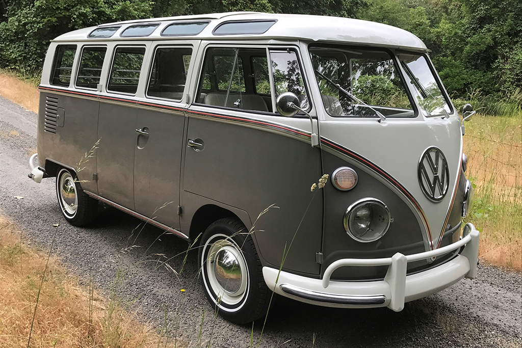 A beautiful example of the Type 2 Volkswagen Microbus - with 21 windows - will be joining its 23-window cousin on the Barrett-Jackson Las Vegas auction block.