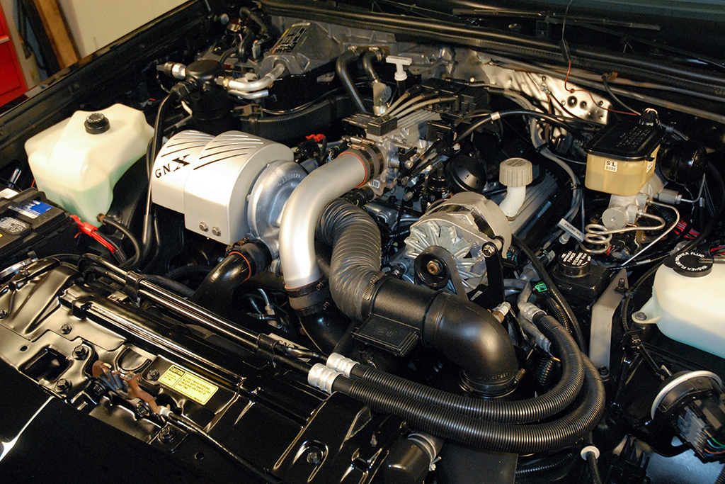 1987 Buick Grand National GNX 003_engine