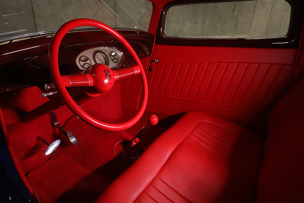 1932 Ford Model A Custom Coupe_interior