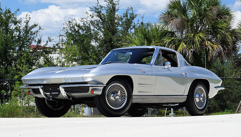 1963 Chevrolet Corvette 327-340 SPLIT-WINDOW COUPE_front34