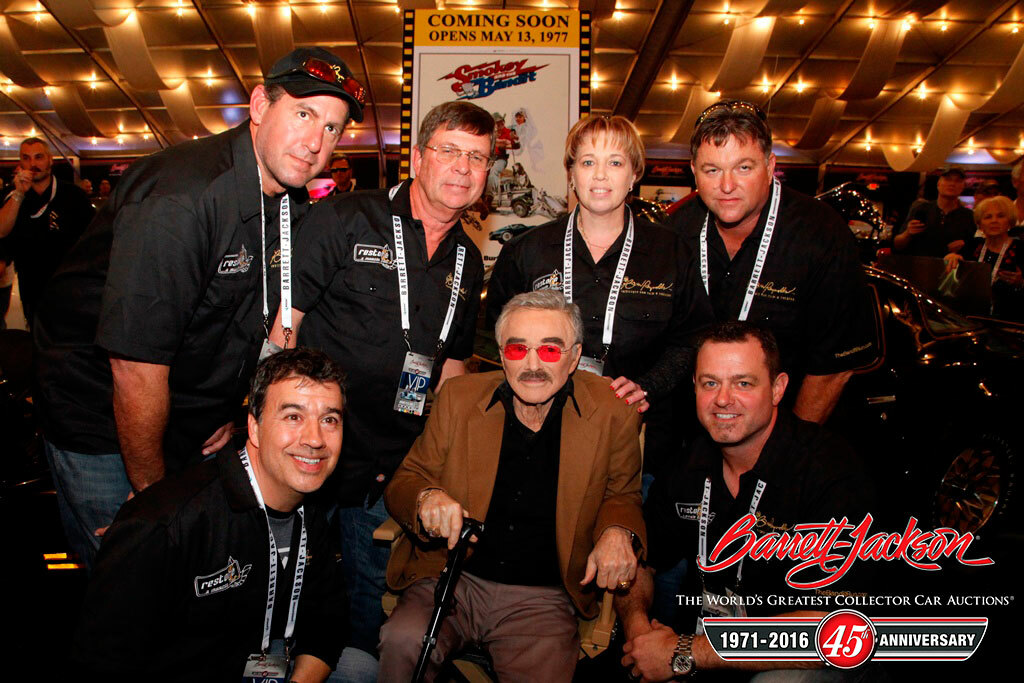 Burt Reynolds with the team from Restore a Muscle Car.