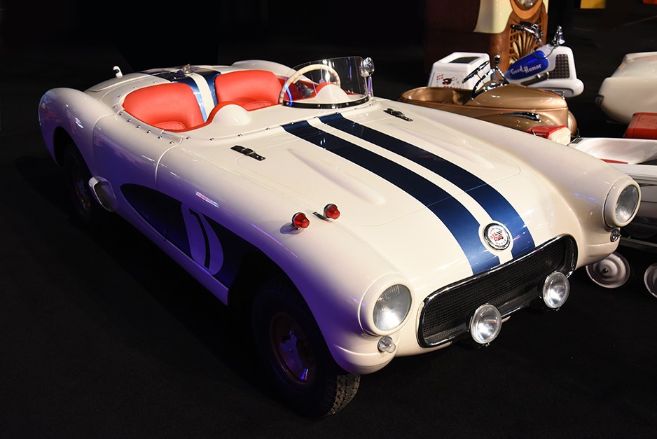 Lot 8268 - corvette kiddie car