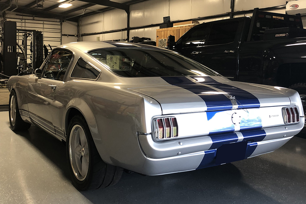 1965 Shelby GT350SR Custom Fastback_Rear_3-4