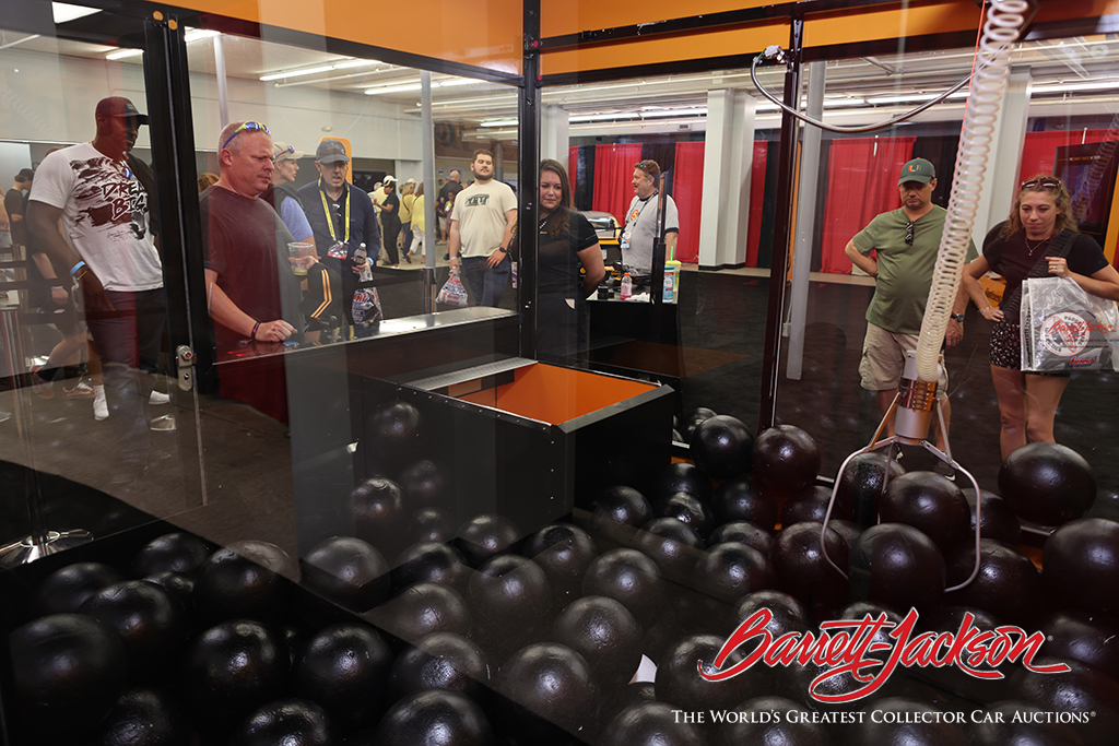 Claw Machine at Continental Tire ______IMG_2943