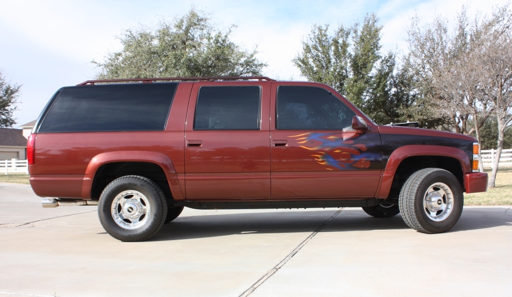 Lot 72.1 - 1998 Chevrolet Suburban "X-Plorer" Custom